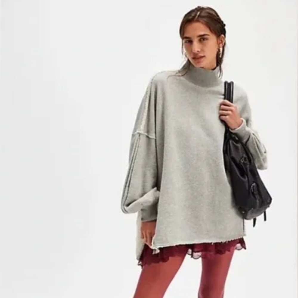 We the Free Oversized Wonderful Pullover in Heather Grey (Size L)